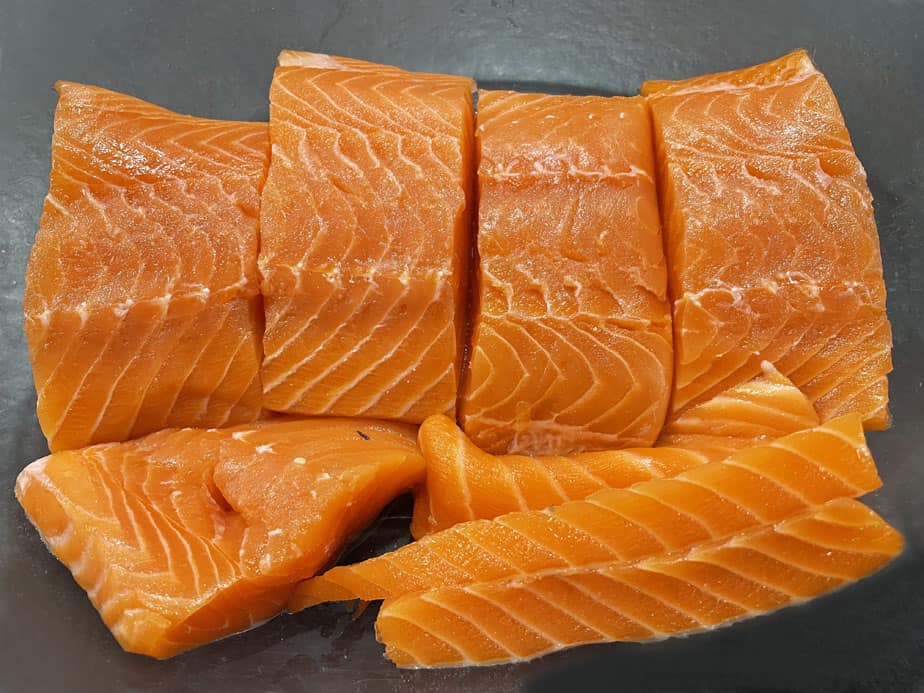 Crispy Salmon with Thyme-lemon Pasta Crispy Salmon with Thyme-lemon Pasta
