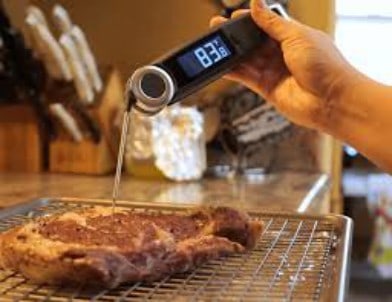 ChefsTemp Do’s and Don’ts When Using an Instant Read Thermometer (2) ChefsTemp Do’s and Don’ts When Using an Instant Read Thermometer (2)