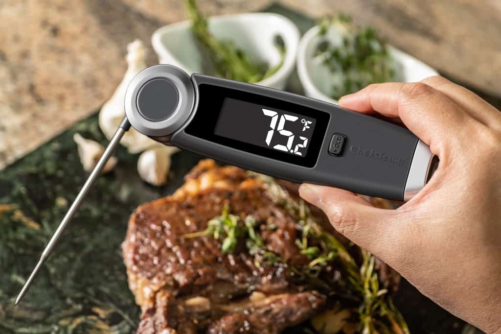 Keeping Hot Food Hot: Food Thermometer Use and Calibration for Food Safety